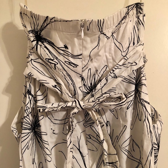 White and Black Strapless Dress - Picture 4 of 7